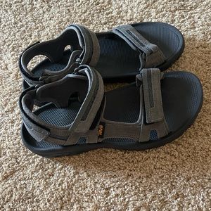 TEVA men’s size 11.  Never worn